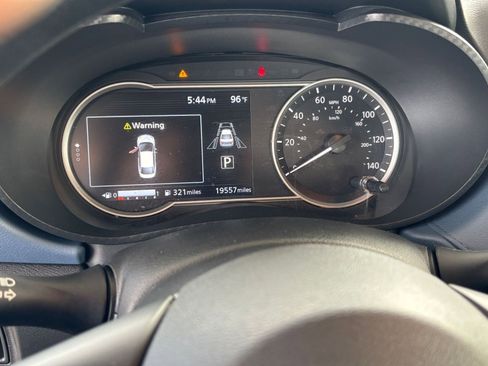 Used 2025 Nissan Versa SV FWD image 39