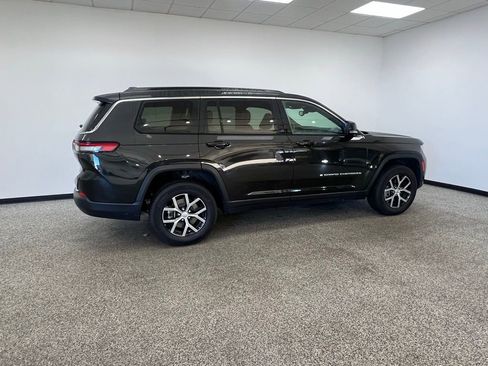 Used 2024 Jeep Grand Cherokee L Limited image 19