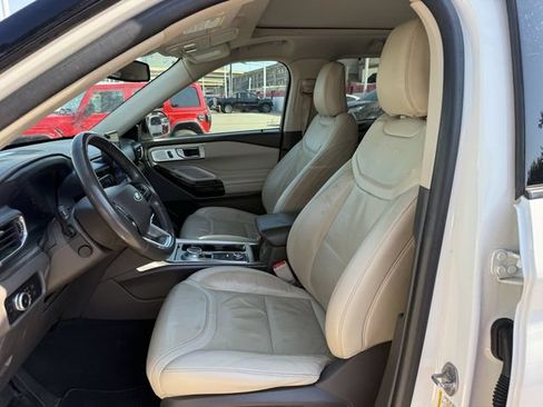 Used 2023 Ford Explorer Platinum w/ Technology Package AWD/4WD image 27
