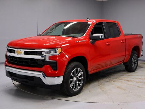 Used 2024 Chevrolet Silverado 1500 LT image 8