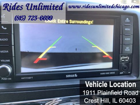Used 2014 Chrysler Town & Country Touring FWD image 15