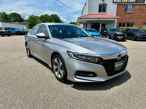 Used 2018 Honda Accord EX image 3
