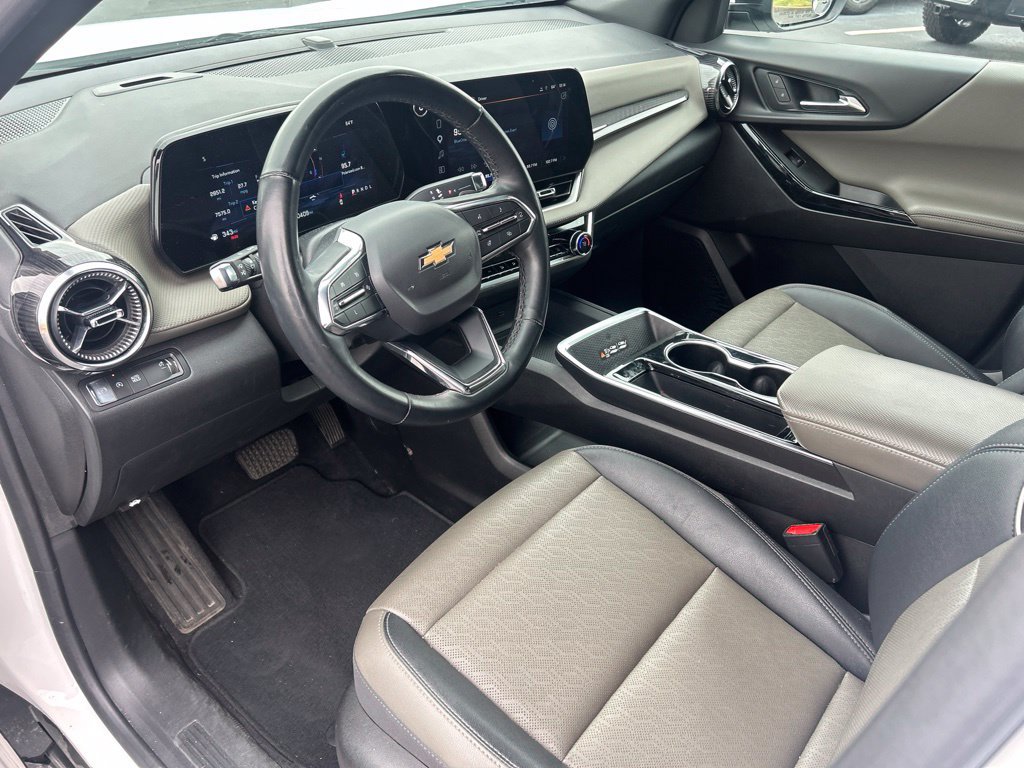 Used 2025 Chevrolet Equinox LT w/ Convenience Package II FWD image 16