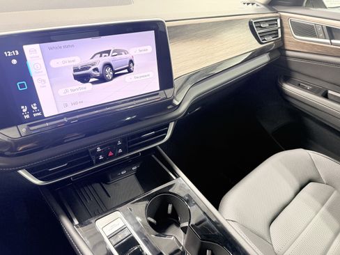 Used 2025 Volkswagen Atlas SEL image 23