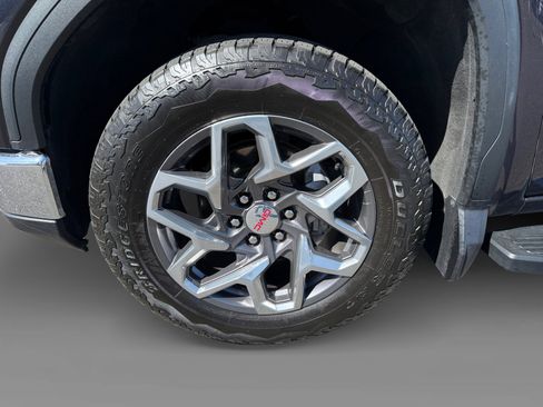 Used 2022 GMC Sierra 1500 SLT w/ SLT Premium Plus Package image 9