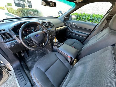 Used 2017 Ford Explorer 4WD Police Interceptor image 2