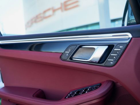 New 2026 Porsche Macan S image 18