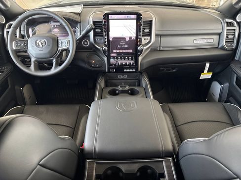 New 2026 RAM 2500 Laramie AWD/4WD image 24