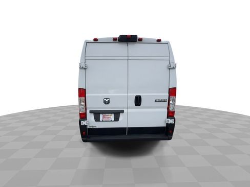 Used 2024 RAM ProMaster 2500 w/ Convenience Group FWD image 8