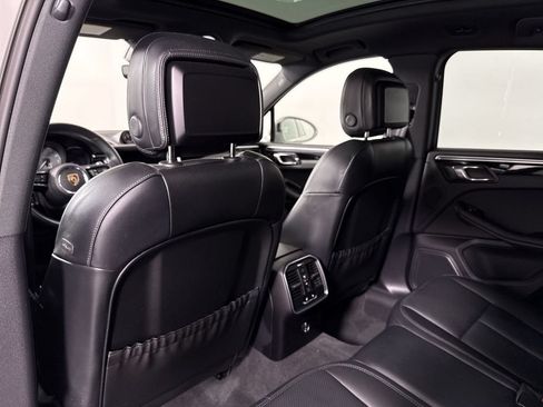Certified 2024 Porsche Macan S w/ Premium Plus Package AWD/4WD image 25