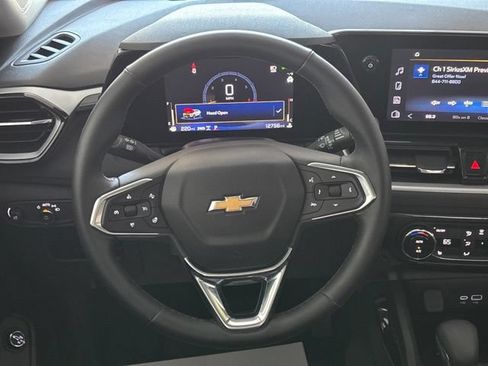 Used 2024 Chevrolet TrailBlazer LT w/ Convenience Package AWD/4WD image 14