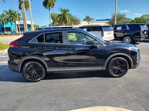 Used 2022 Mitsubishi Eclipse Cross LE image 21