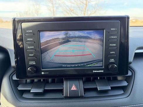 Used 2022 Toyota RAV4 LE AWD/4WD image 27