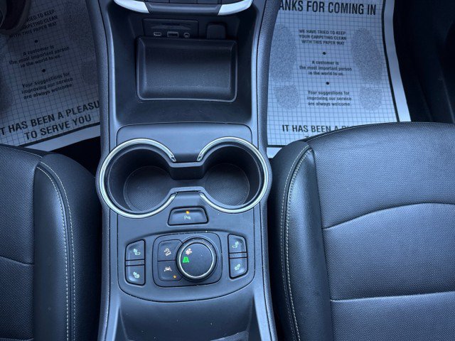 Used 2023 GMC Terrain SLT w/ Tech Package FWD image 23