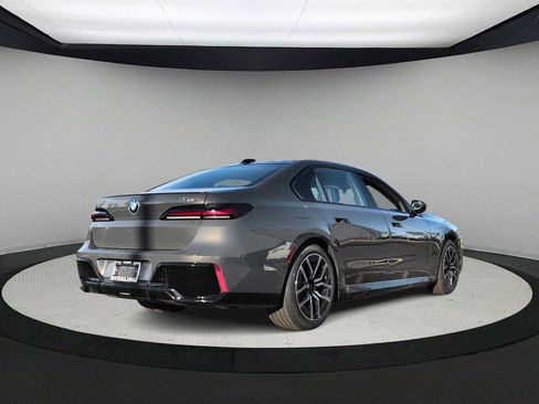 Used 2026 BMW 750e xDrive w/ Executive Package AWD/4WD image 8