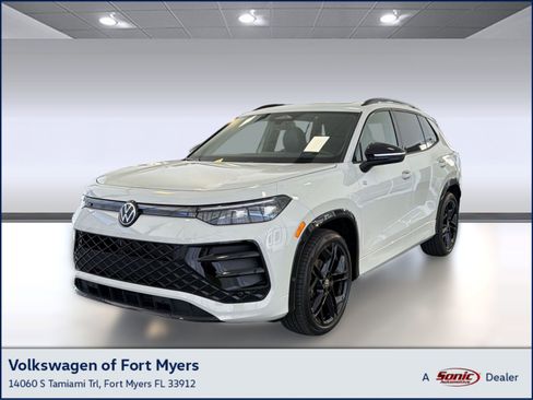 New 2026 Volkswagen Tiguan SE R-Line FWD image 1