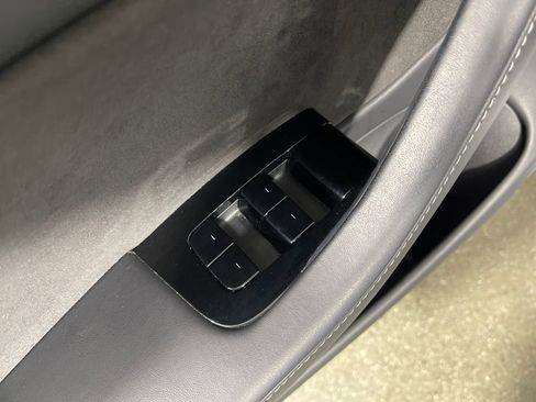 Used 2018 Tesla Model 3 Mid Range image 18