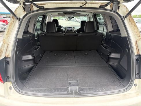 Used 2017 Honda Pilot Touring image 8