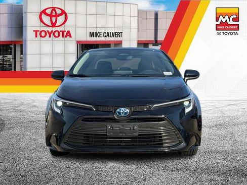Used 2024 Toyota Corolla LE FWD image 8