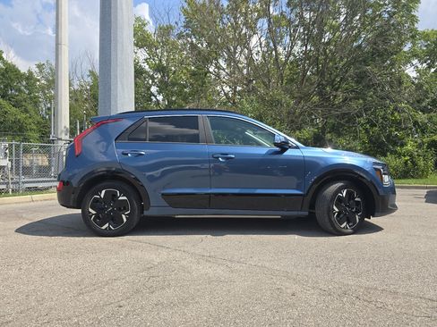 Used 2024 Kia Niro Wind w/ Wind Preserve Package FWD image 16
