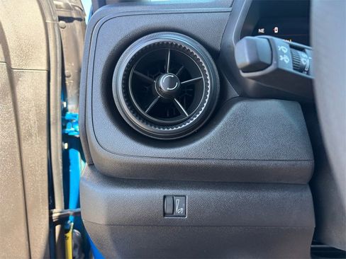 Used 2024 Chevrolet Colorado W/T w/ Technology Package image 23