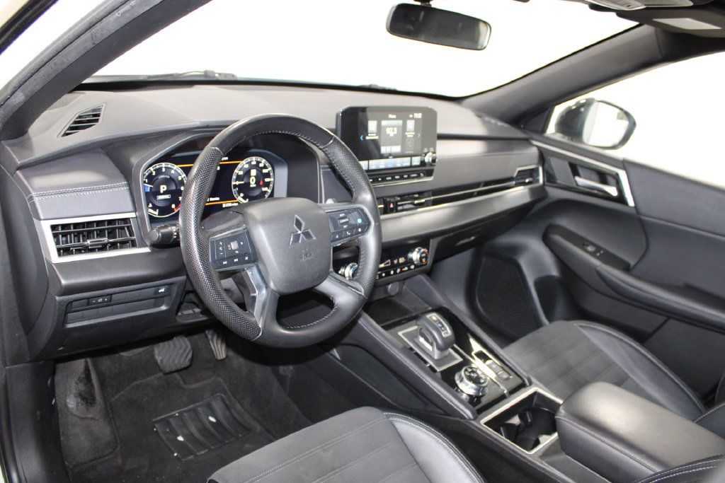 Used 2023 Mitsubishi Outlander SE Black Edition AWD/4WD image 22