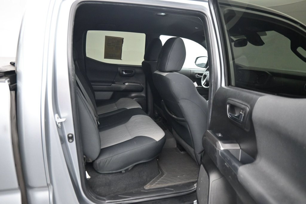 Used 2022 Toyota Tacoma TRD Sport AWD/4WD image 12
