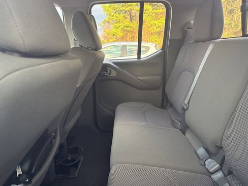 Used 2019 Nissan Frontier SV image 13