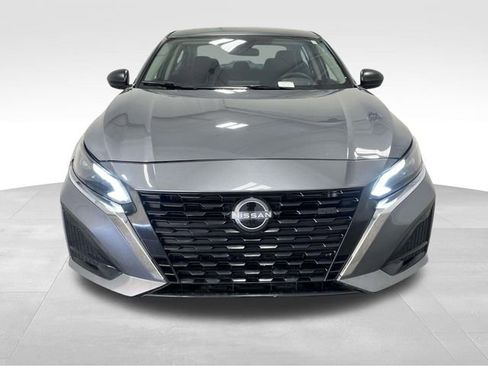 Used 2025 Nissan Altima 2.5 SV image 5