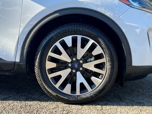 Used 2020 Ford Escape SE Sport image 9