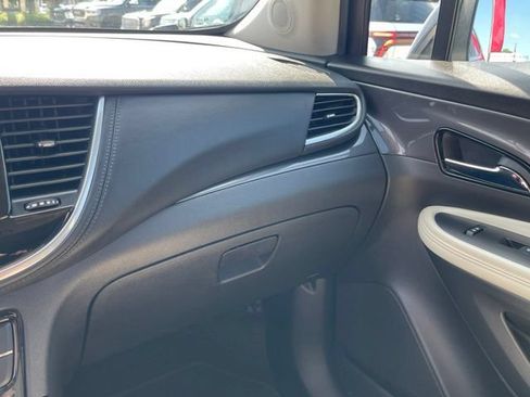 Used 2022 Buick Encore Preferred AWD/4WD image 25