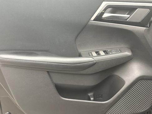 Used 2022 Mitsubishi Outlander ES image 9