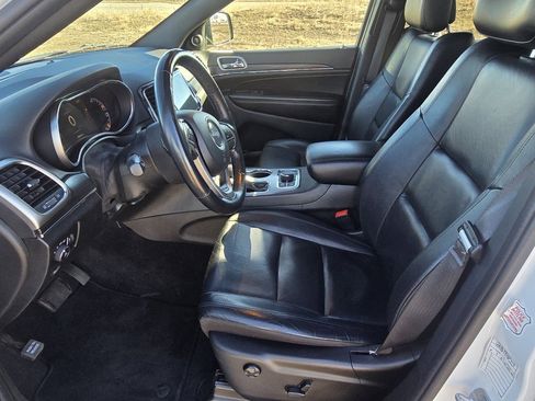 Used 2022 Jeep Grand Cherokee Limited image 12