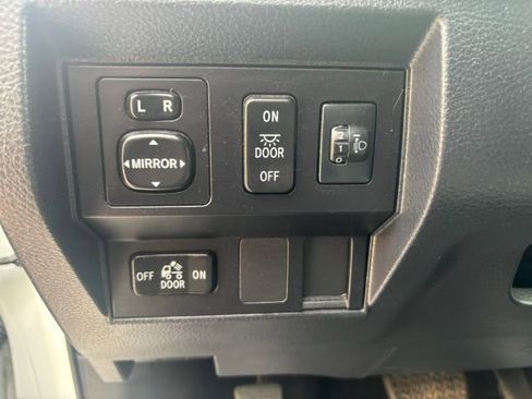 Used 2017 Toyota Tundra SR image 14