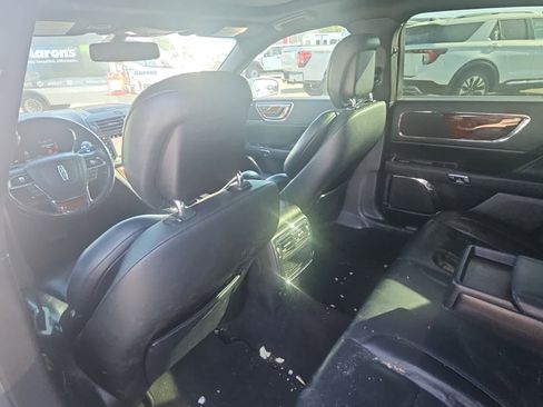 Used 2018 Lincoln Continental Select FWD image 11