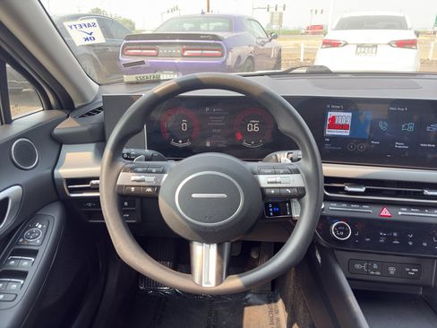 Used 2024 Hyundai Sonata SEL FWD image 15