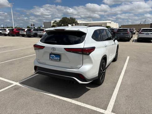Used 2022 Toyota Highlander XSE AWD/4WD image 5