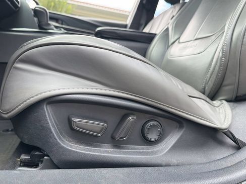Used 2025 Toyota Camry SE FWD image 14