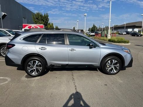 Used 2022 Subaru Outback Limited w/ Popular Package #2 AWD/4WD image 3