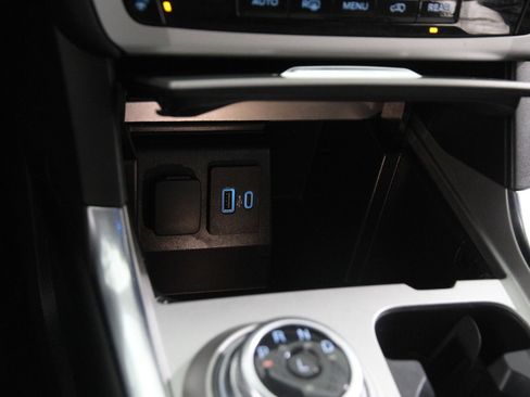 Certified 2021 Ford Explorer XLT w/ Equipment Group 202A image 16