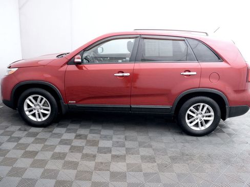 Used 2015 Kia Sorento LX image 8