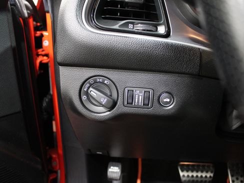 Used 2021 Dodge Challenger R/T Scat Pack RWD image 9