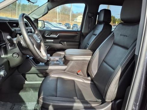 Used 2024 GMC Sierra 1500 Denali w/ Technology Package AWD/4WD image 12