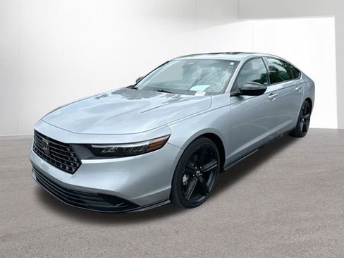 Used 2023 Honda Accord Sport image 1