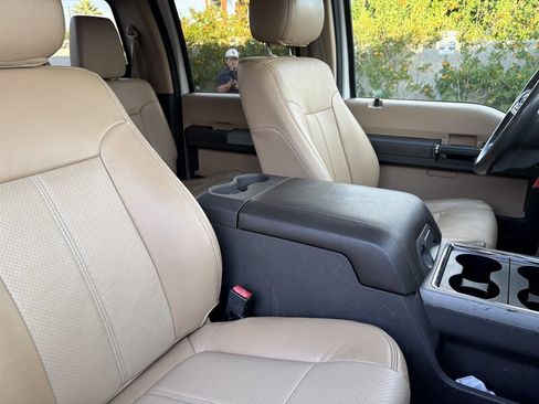 Used 2015 Ford F250 Lariat w/ Lariat Ultimate Package image 34