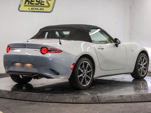 Used 2016 MAZDA MX-5 Miata Grand Touring RWD image 4