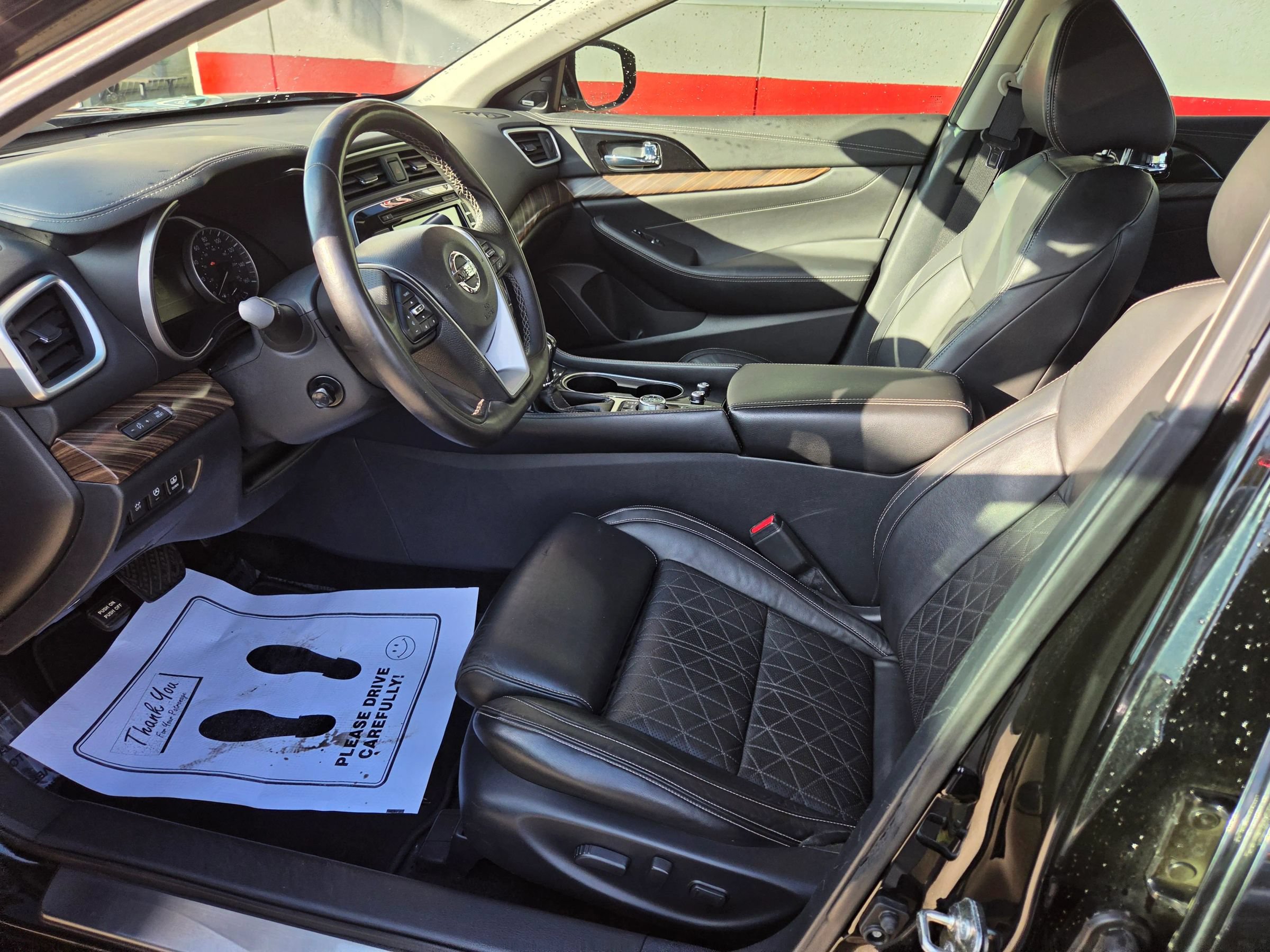 Used 2017 Nissan Maxima Platinum w/ Medallion Package FWD image 10