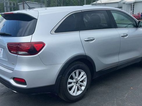 Used 2019 Kia Sorento L image 8