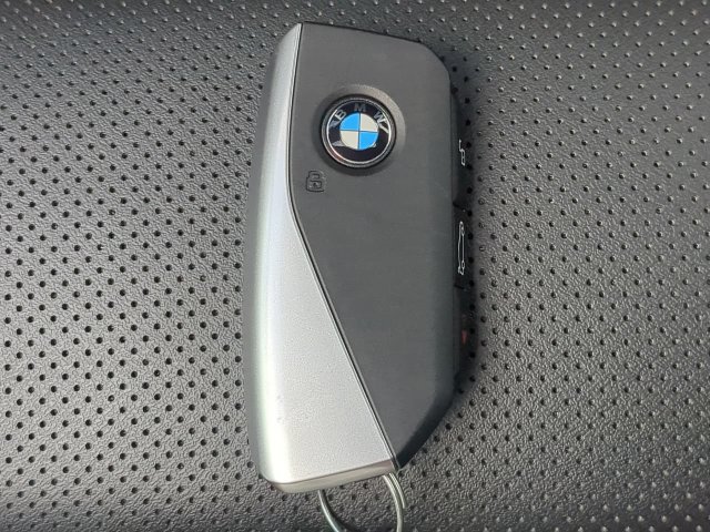 Used 2025 BMW 530i w/ Premium Package RWD image 32