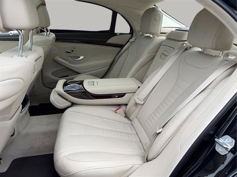 Used 2019 Mercedes-Benz S 560 4MATIC Sedan image 33